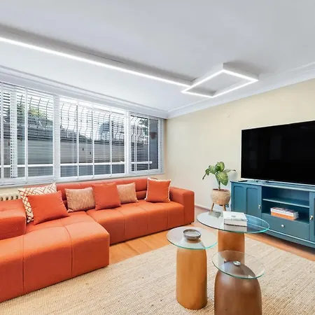 Апартаменты Modern Flat In The Heart Of *