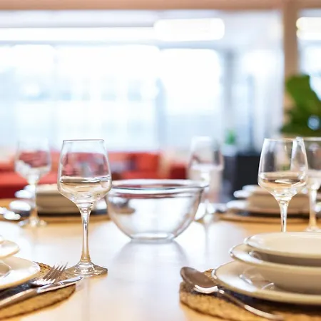 Апартаменты Modern Flat In The Heart Of